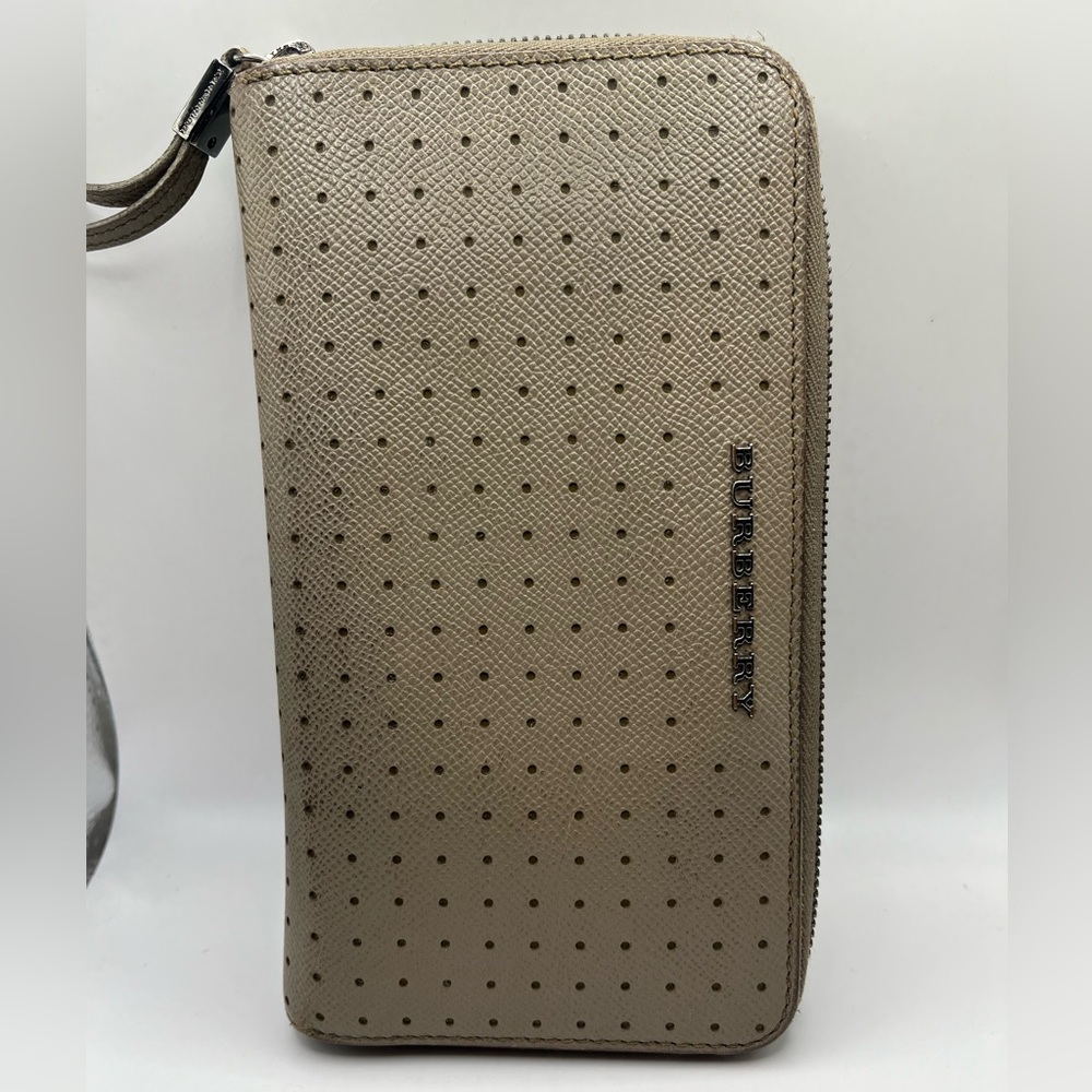 Burberry Elmore Pebbled Leather Zip-Around Wallet | Gray | $560